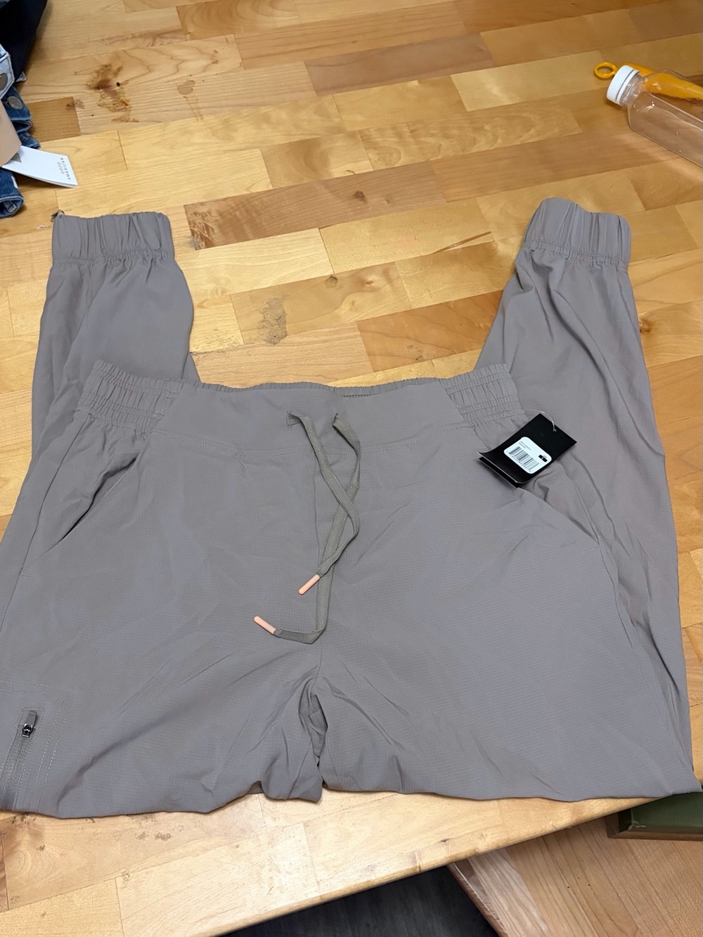 Eddie Bauer poplar joggers
